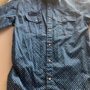 Pearl snap Wrangler short sleeve western shirt.
